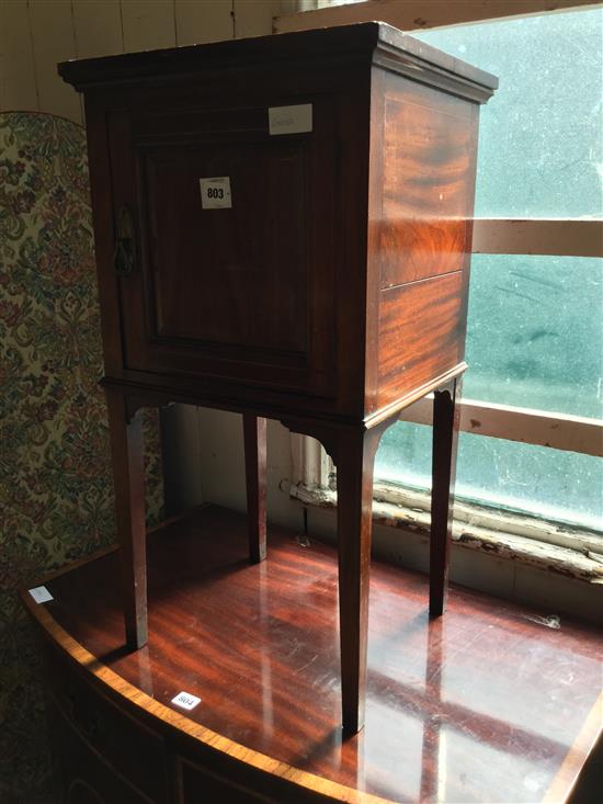 Mahogany pot cupboard(-)